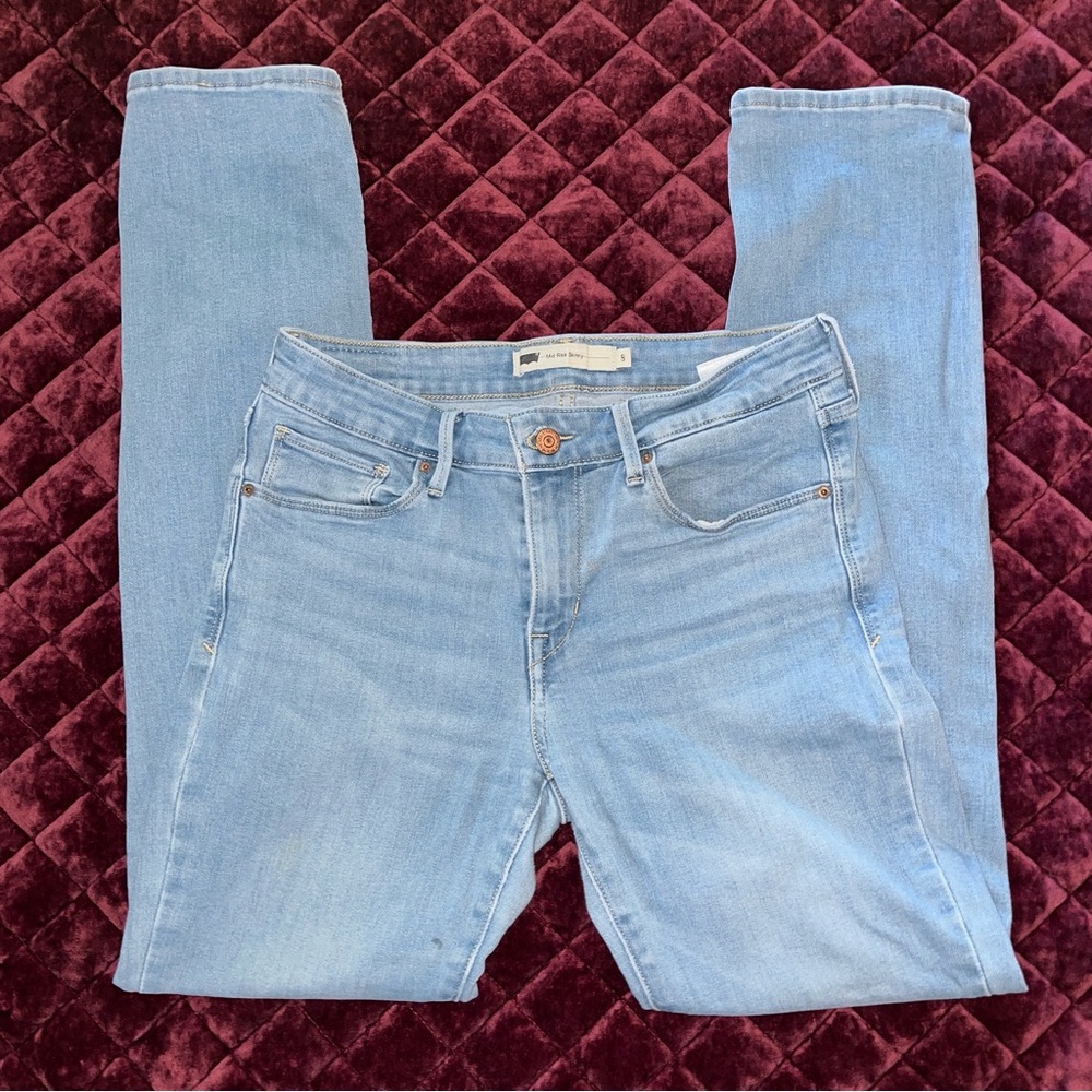 Levi’s Size 8 Mid Rise Skinny Light Wash Jeans